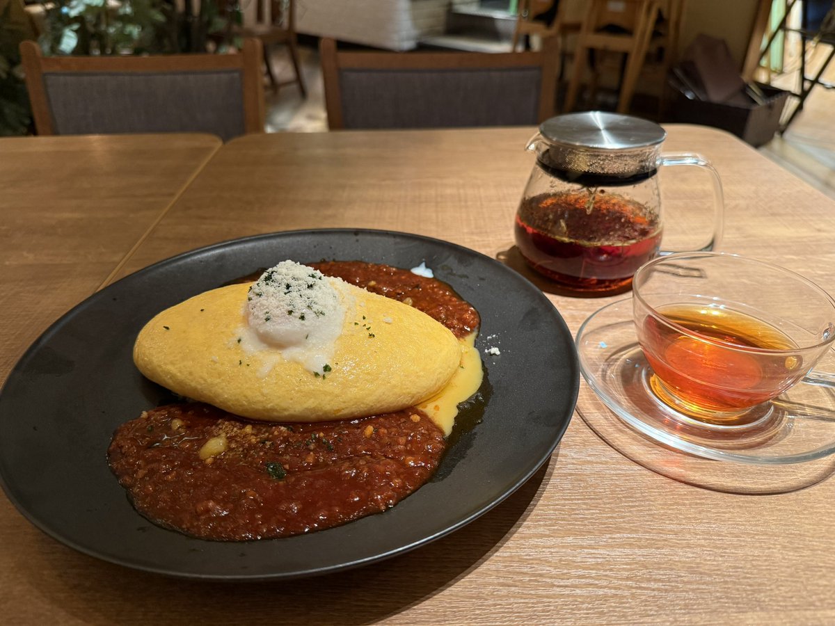 a_No39_'s tweet photo. そのまた、ピアノ教室の日のオムライス🥚🥚
2枚目(絵面あれかもしれないけど)、この温玉のとろとろ具合がたまらなかった〜🥹 https://t.co/XIVQVMPu7K
