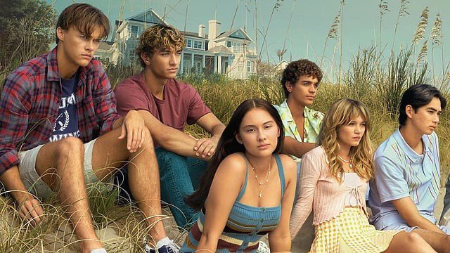BadGuy1g's tweet photo. 🎬: The Summer I Turned Pretty is a heartfelt coming-of-age romantic drama series on Prime Video, created by Jenny Han and based on her bestselling book trilogy. 

Every summer, Belly Conklin returns to Cousins Beach, where she's caught between two Fisher brothers: serious Conrad and playful Jeremiah. As she grows from 16 through later summers, she navigates a turbulent love triangle while facing family secrets, loss, and her own coming-of-age. Beyond the romance, the story dives into the deep friendship between their mothers, sibling rivalries, and the bittersweet magic of summers that can never last forever.