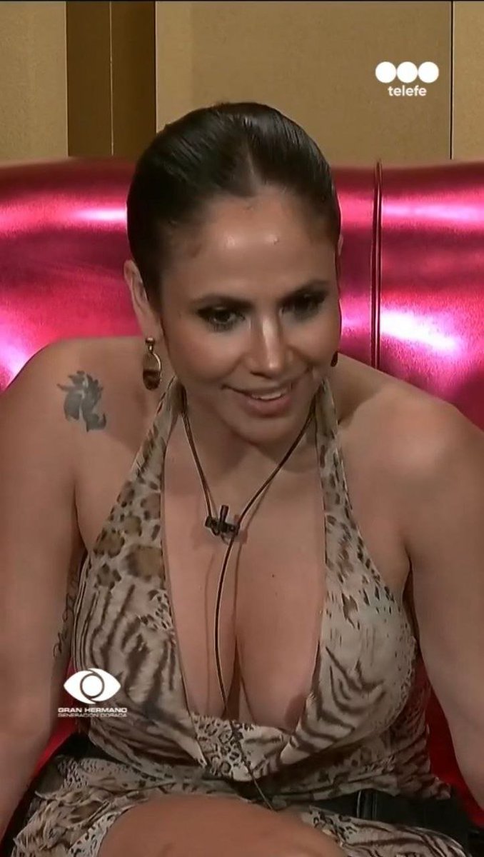 Chicash0ts7_'s tweet photo. R0mina Uhr1g (OOPS SE LE VIO UN PEZON) MILF Tr0la 🥵🥵🥵🥵 https://t.co/cTOcU6JurN