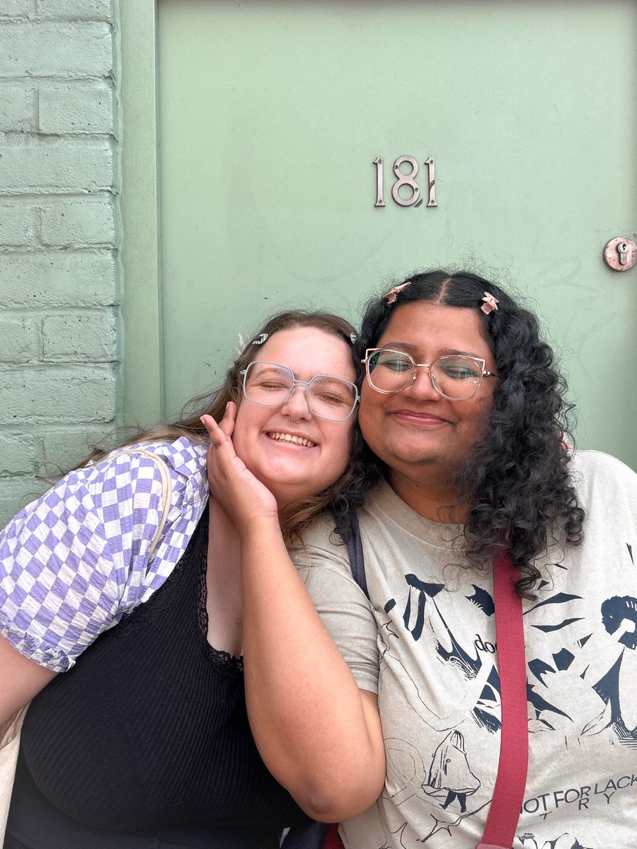 cooIgirlemily's tweet photo. it's honestly so special how simply listening to dodie's music has you meet such wonderful ppl. such a wholesome afternoon <3 

@pa3weg @talkdodietome @whenlohaz @dolldleoddle @sunnyra1nbow @_LiaJade https://t.co/LSBODXaRr6
