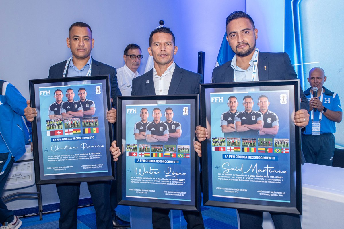 FFH_Honduras's tweet photo. 🇭🇳 La FFH rindió homenaje a quienes hicieron historia.

✅En el XXIII Congreso Extraordinario de la FFH, el presidente Jorge Salomón, junto al Comité Ejecutivo, delegados y la familia del fútbol hondureño, ofreció un reconocimiento a 👤Said Martínez, 👤Walter López y 👤Christian Ramírez por su histórica participación en la Copa Mundial de la FIFA 2026. 🌎⚽

¡Gracias por representar a Honduras con excelencia y dejar en alto el nombre de nuestro fútbol! 👏🇭🇳

#FFH #Honduras #Arbitraje #OrgulloCatracho #FIFAWorldCup2026