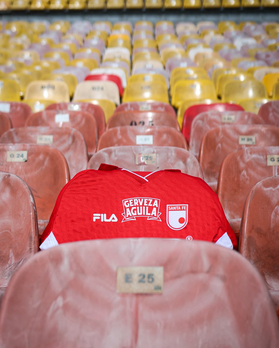 SantaFe's tweet photo. ¡El Campín 🏟️ listo para volver a ver a El Primer Campeón 🇮🇩😍!

#VamosSantaFe https://t.co/3NZSkiBWug
