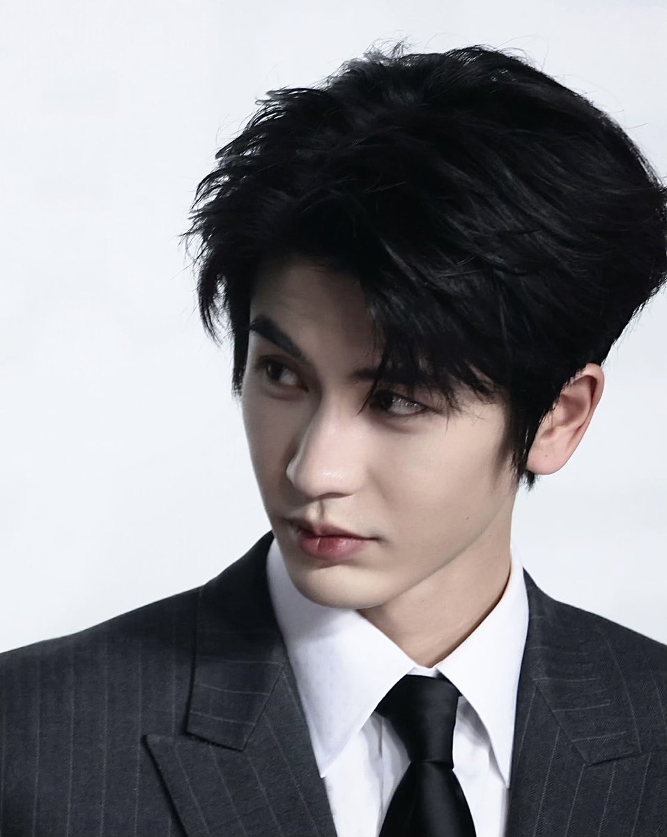 awawxo's tweet photo. 릉혁님 오피스물 제발요 https://t.co/3E7eKCamNk