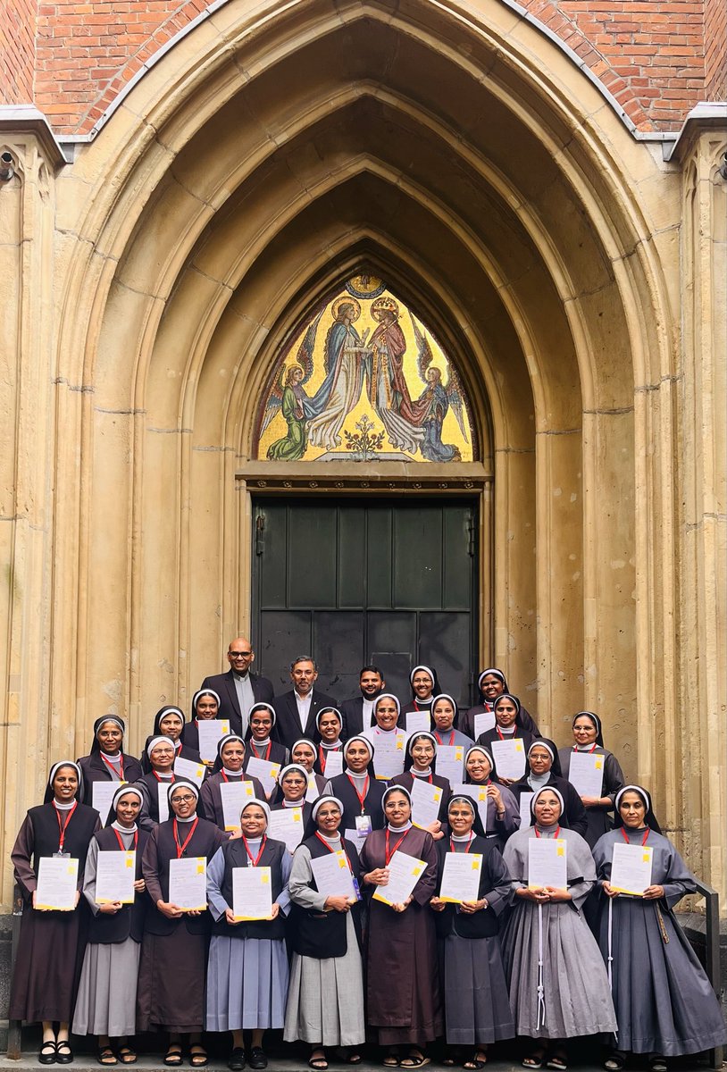 Nivedithaekm's tweet photo. Companion 9-Ninth Batch completed- Training for Youth Mentors in Germany, Theory classes for Four Months &amp; Practical for two days https://t.co/dSTcj8KYLV