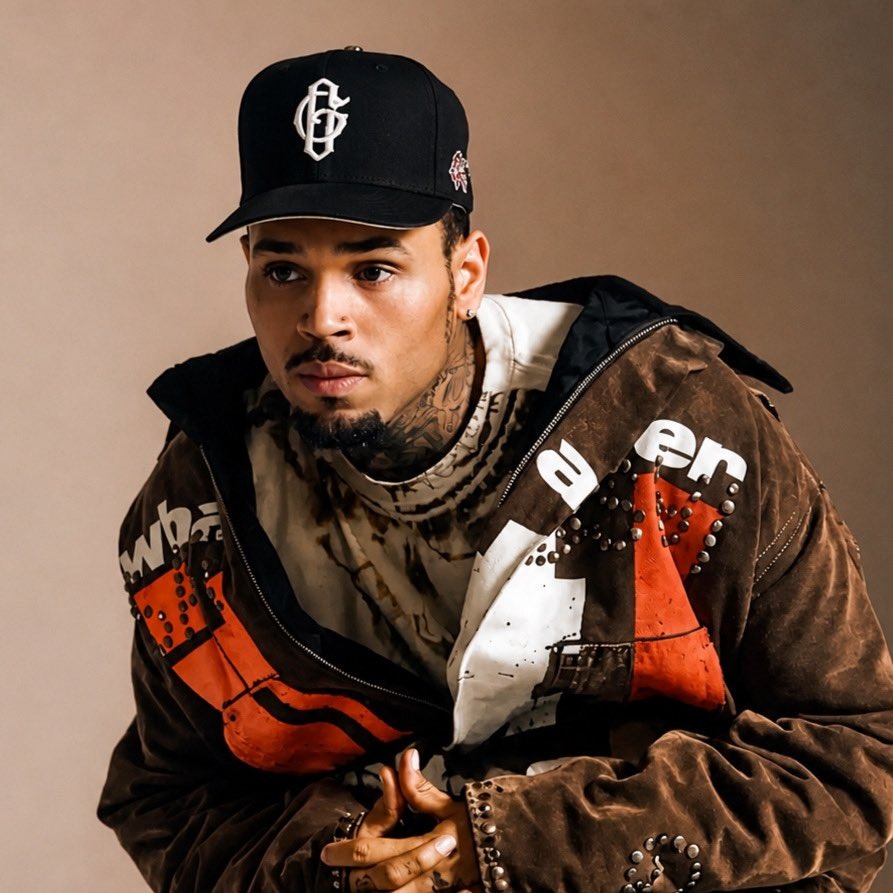 PopFanaticHQ's tweet photo. Chris Brown ranks at No. 5 on Billboard staff's list of the '10 Hottest R&amp;B Artists Right Now.' https://t.co/f2Pdx5suFN