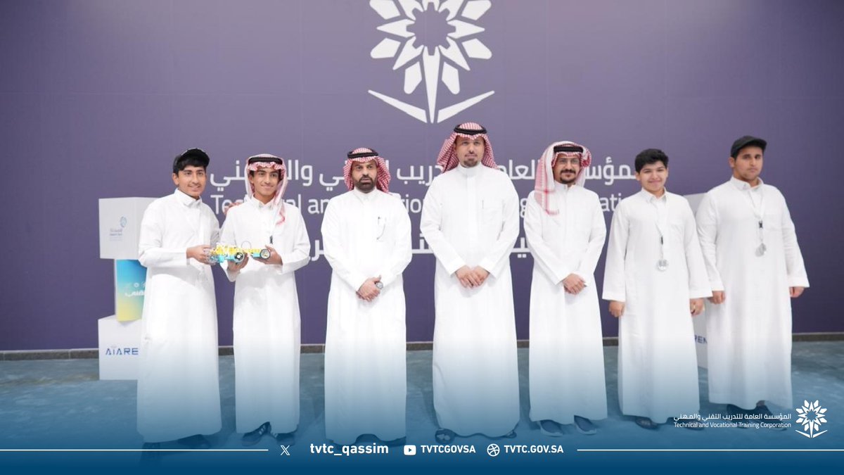 tvtc_qassim's tweet photo. مستويات من الإبداع تجاوزت التوقعات في معسكر الروبوتات والذكاء الاصطناعي

هنا تبرز النخبة التي تصدرت المشهد في ختام فعاليات #صيف_التدريب_التقني بمقر الكلية التقنية ببريدة.

#حنا_ندورك
#برنامج_تنمية_القدرات_البشرية
#رؤية_السعودية_2030 https://t.co/XHamvBaCVm