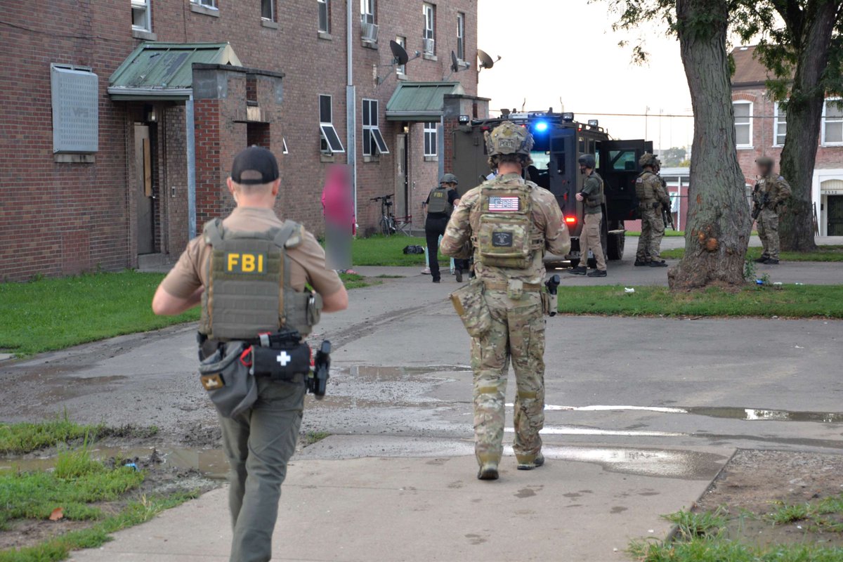 FBIPittsburgh's tweet photo. "These people were violent individuals. The impact they had on violence and creating fear was not street level." 

FBI Pittsburgh and our federal, state, and local partners came together Thursday morning to jointly take down a violent large-scale drug trafficking operation in the city. Violent traffickers leave a trail of victims in their wake. Neighborhoods bear the brunt of the violence. The #FBI and our partners stand shoulder-to-shoulder to make our communities safer every single day.

https://t.co/lPOAxFaJFU