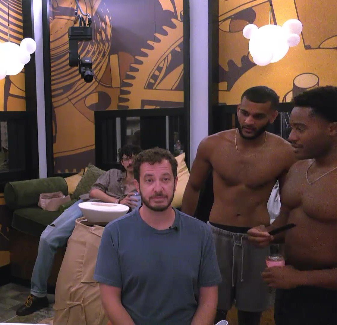 jasperjareau's tweet photo. They're gonna give him the Yash haircut! STOP THEM #BB28 https://t.co/3L3ahhqpbu