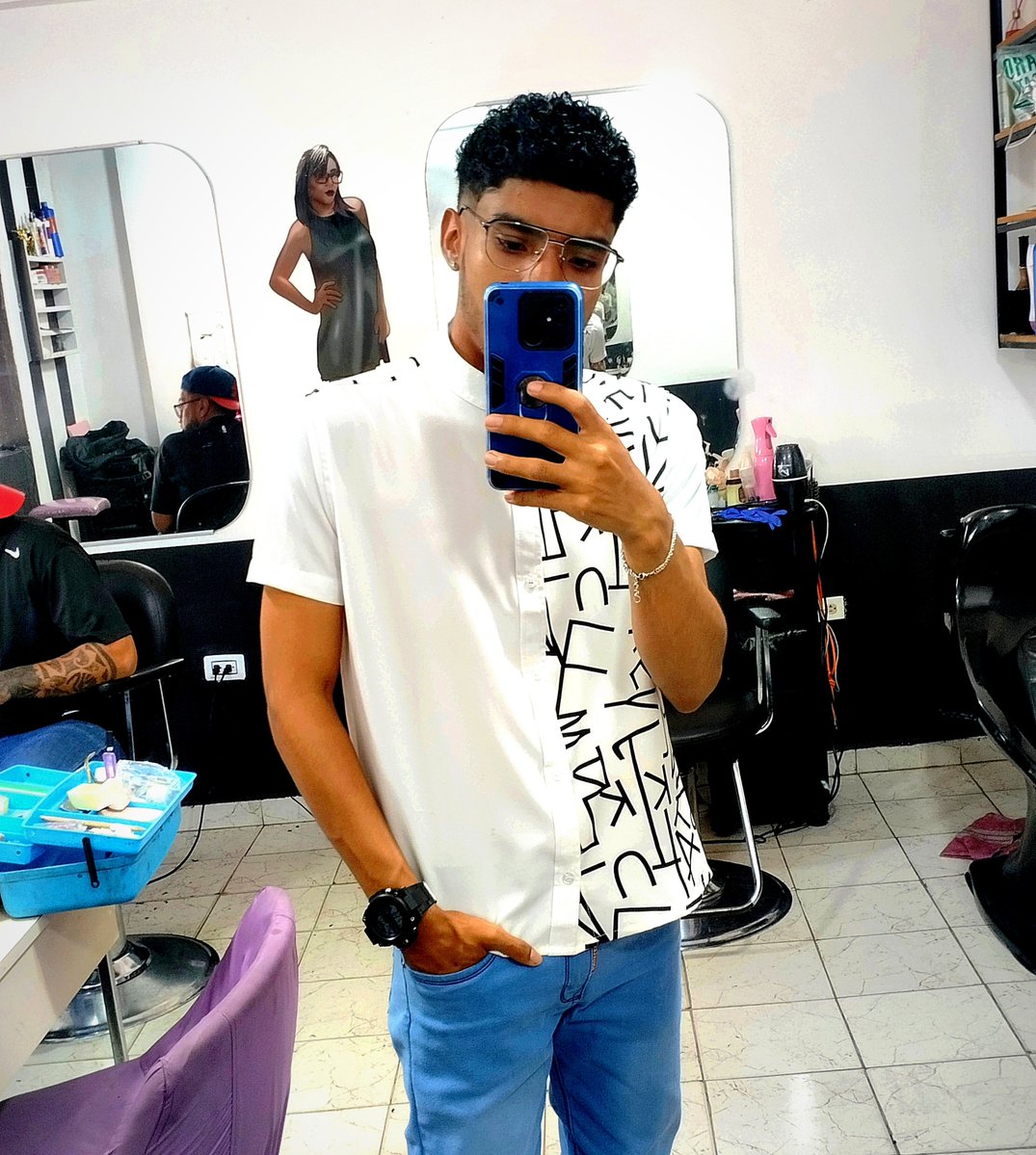 oscarvzla_'s tweet photo. #NuevaFotoDePerfil https://t.co/mcNNaWy03b