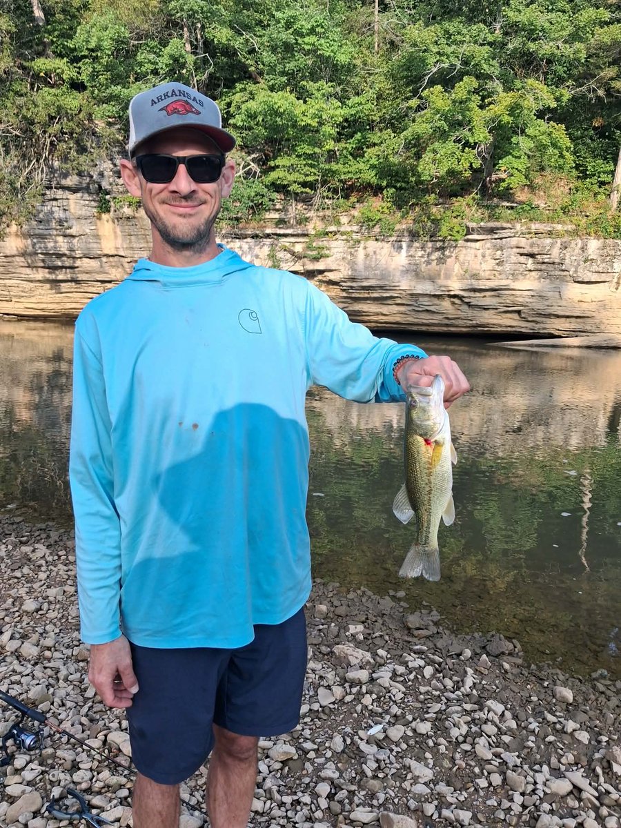Ozk_Mtn_Pnk's tweet photo. Great day to be at the river. Beautiful day for the end of July. 📍 War Eagle, AR #arwx #wxtwitter #fishing #catchandrelease #summer #creek https://t.co/UIp13yCUHi