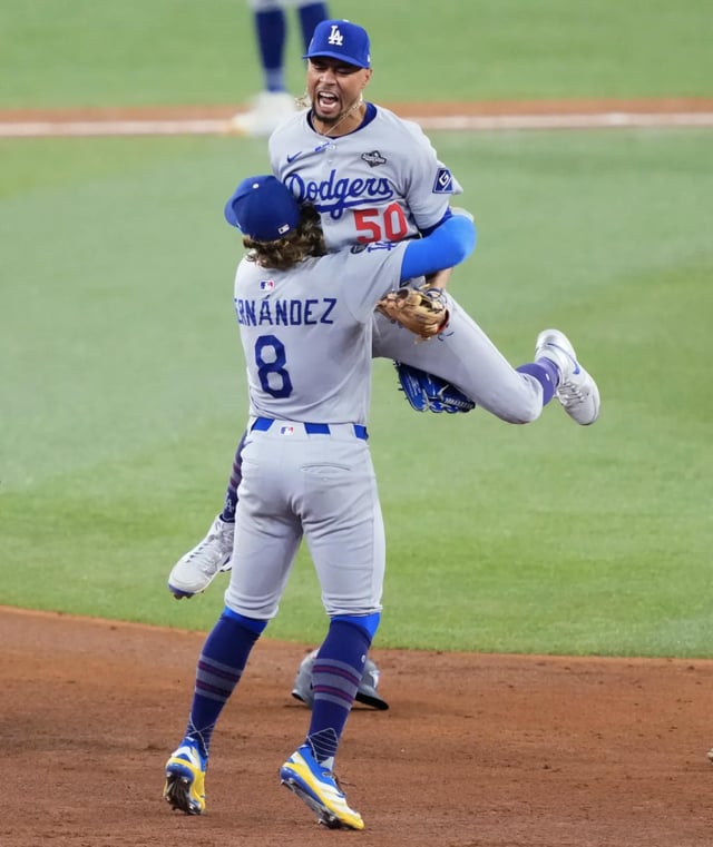 yamarushing's tweet photo. thank you mookie betts and kiké hernández for doing what’s right 💙 https://t.co/LFwDRLZAmd