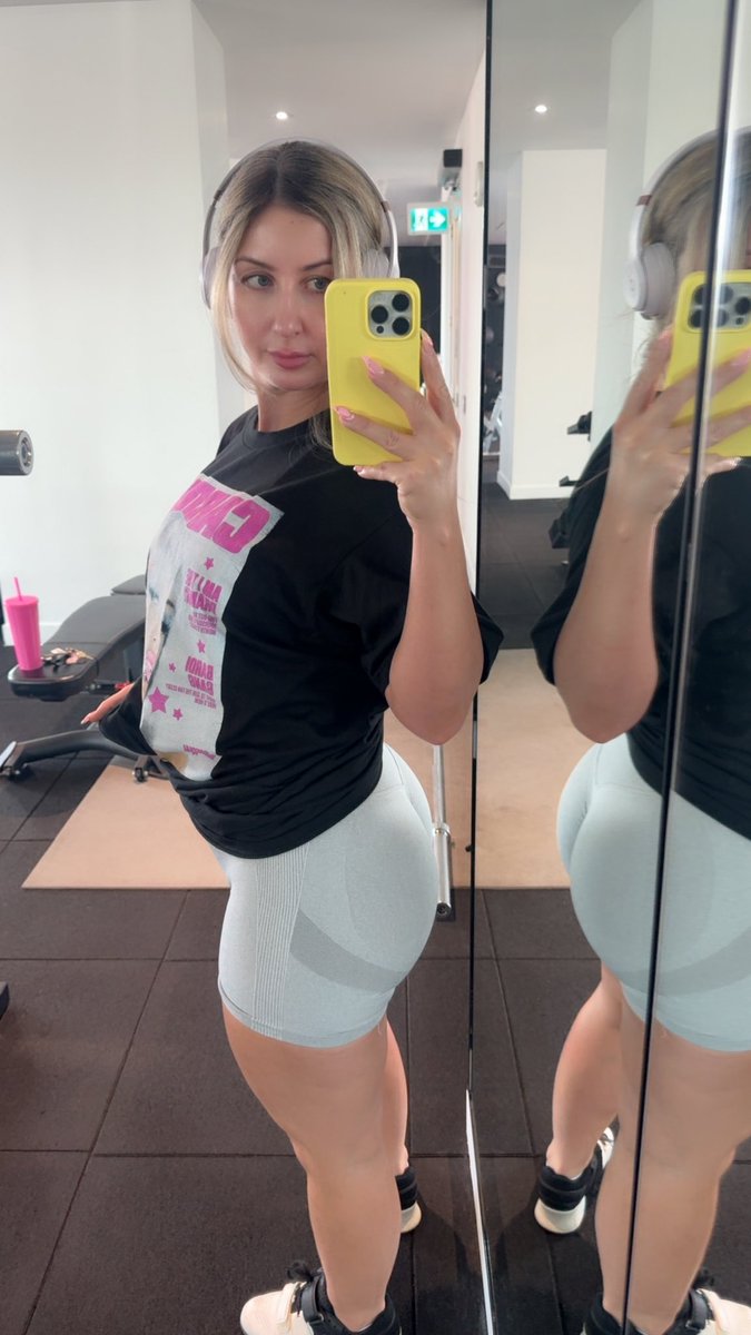 ReineRivers's tweet photo. sometimes getting out of the house is exactly what I need ✨

Also, this ass isn’t gonna grow itself 😅 https://t.co/p04oLmzLey