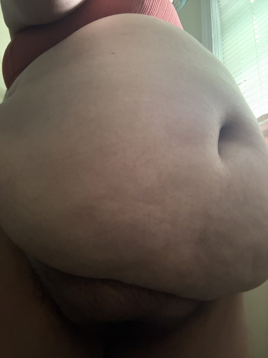 stonermarlow's tweet photo. felt like showing off my hairy fupa 🤭 https://t.co/RkjJowz6yj