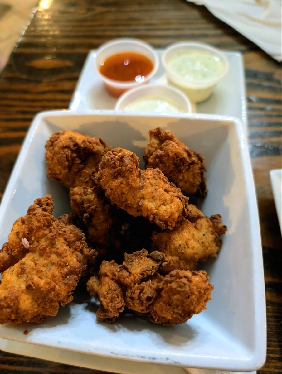 FoodPleaser's tweet photo. Fried Gator 🐊 

Eating or Passing??? https://t.co/mJEMgpqTon