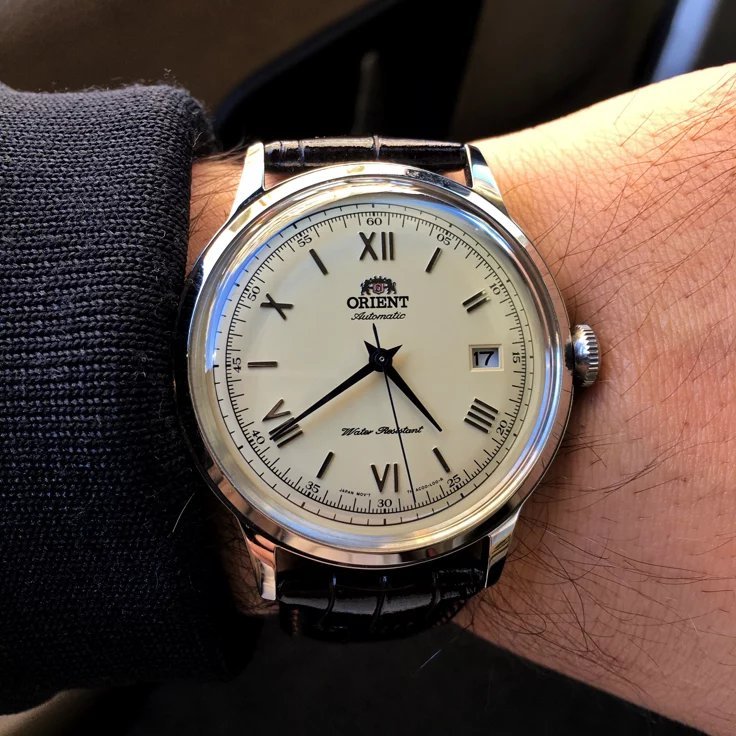 Prime_Asthetic's tweet photo. Wrist game :- Be honest men which one wins?? https://t.co/6A5VO5Kp0b