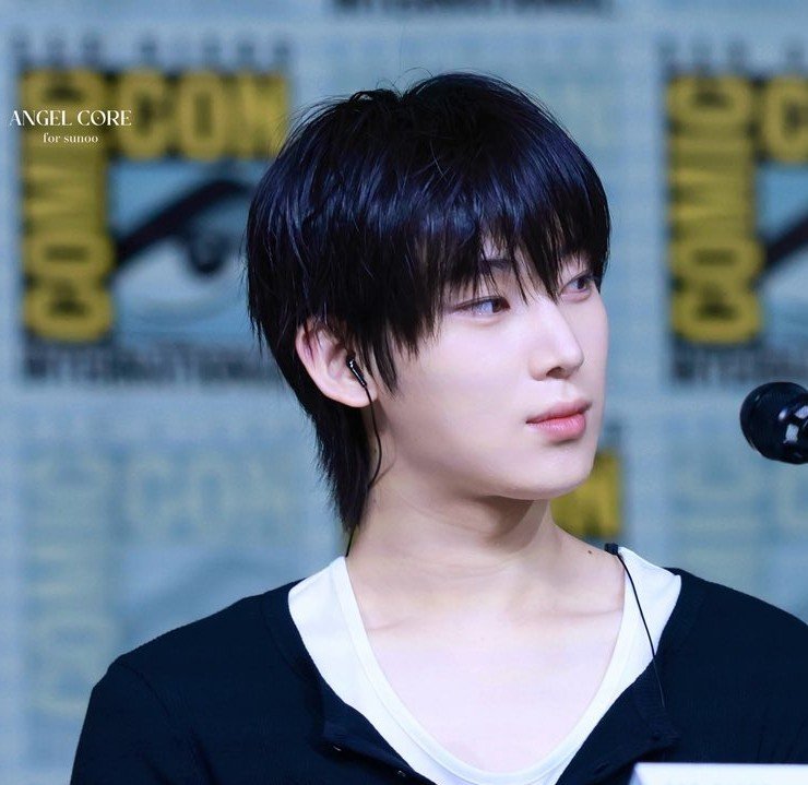 sunsunymous's tweet photo. he's like if a little baby fox made a wish to become human https://t.co/znpEygu9RG