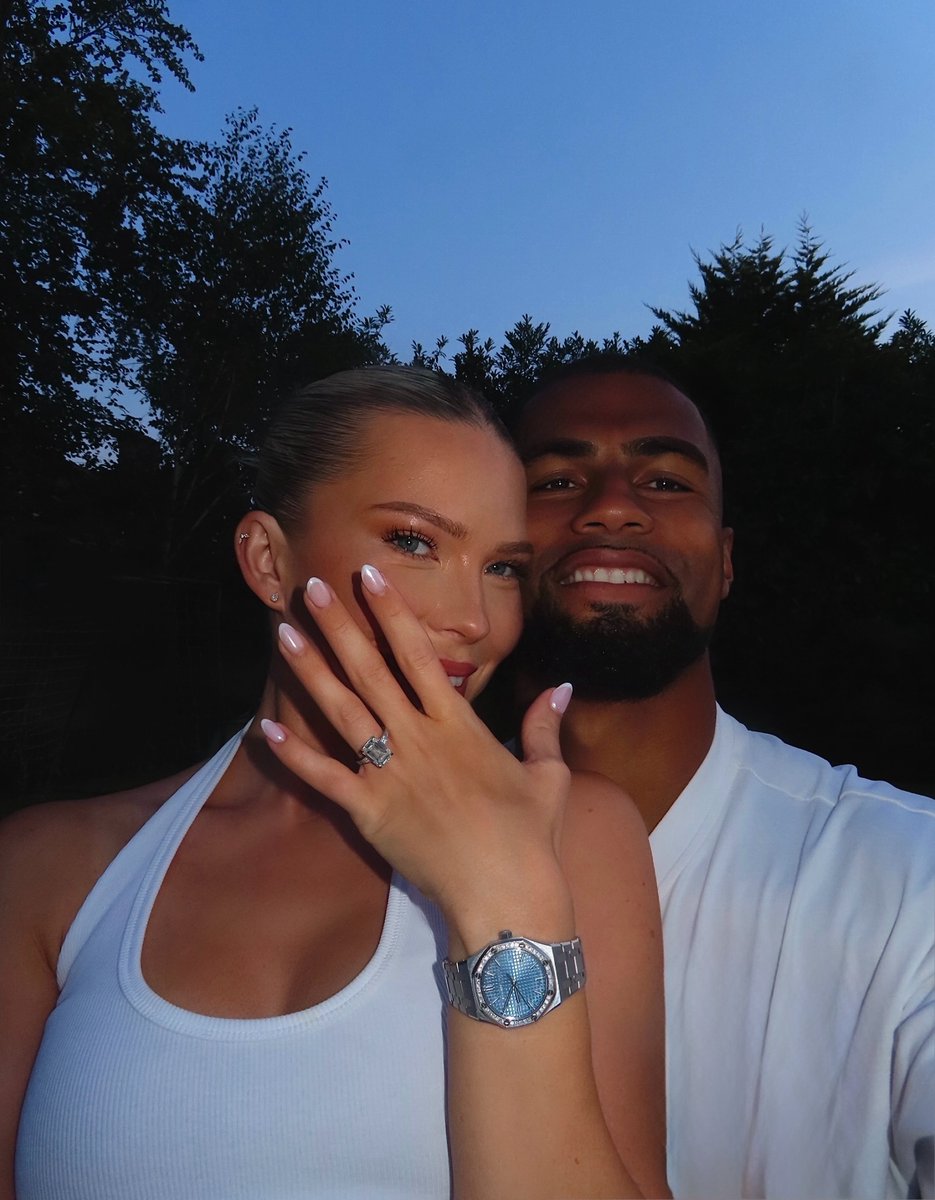 TheChelseaBoyy's tweet photo. ‼️🇪🇸BREAKING: Let's congratulate one of ours, Robert Sanchez, on his engagement with his girlfriend Susanna/Zuzanna💙💍 https://t.co/Eu2GkVYHfj
