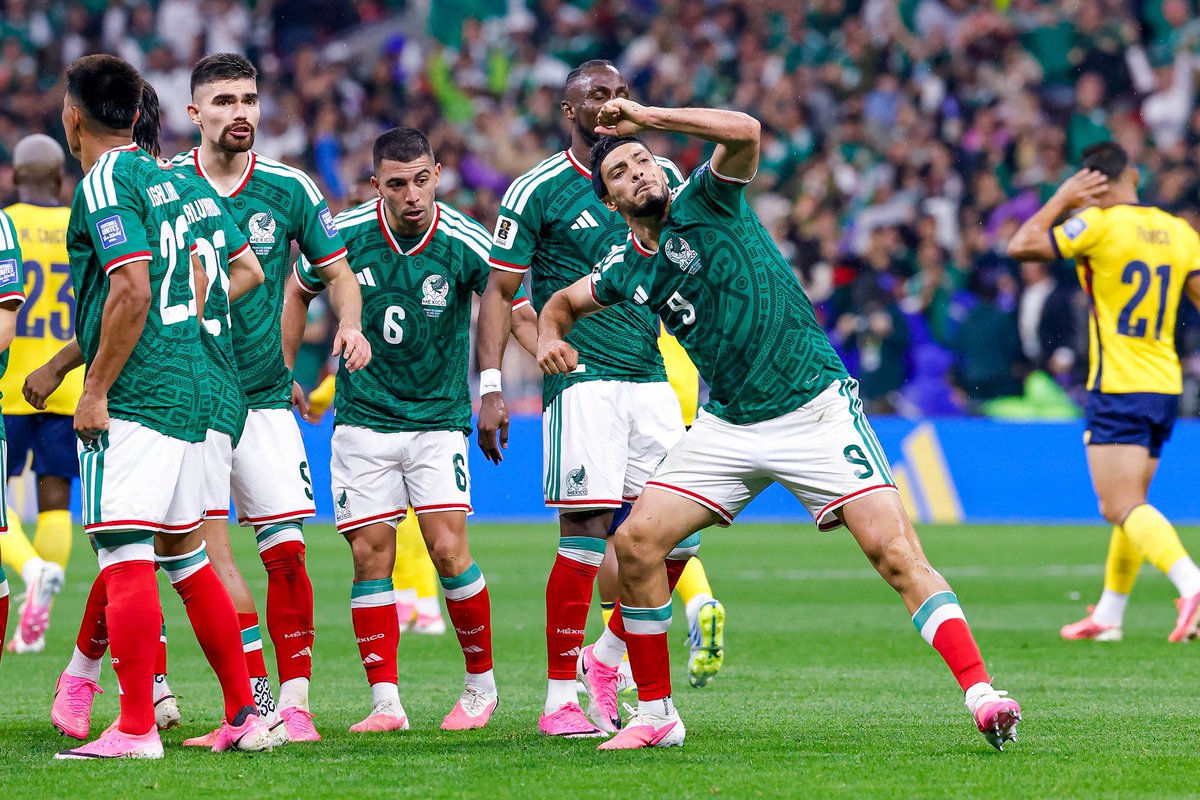NextMexOficial's tweet photo. 🇲🇽🚨 MEXICO’S NEXT OPPONENTS ARE SET!

🇨🇴 Colombia — September 26/MD
🇵🇪 Peru — September 29/NY
🇺🇸 United States — October 3/AZ
🇨🇱 Chile — October 6/CA 

El Tri’s September and October FIFA windows are officially locked in, with four friendlies against strong opposition

A solid test for Rafa Márquez and a great opportunity to keep building toward the next cycle. Which matchup are you looking forward to the most? 👀