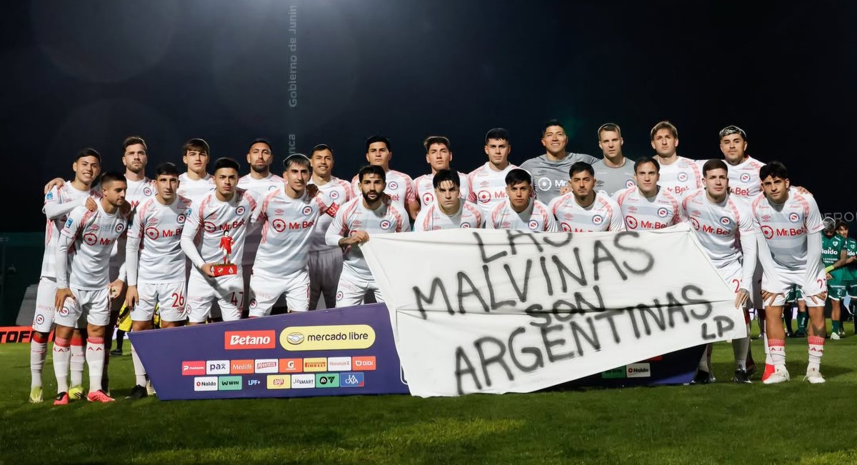 mecaaaj's tweet photo. Acabo de ver a la Seleccion Argentinos Juniors, dando vuelta el partido y jugando bien. Hay clima mundialista todavía. LAS MALVINAS SON ARGENTINAS #AAAJ https://t.co/uFQdJ7Hlmn