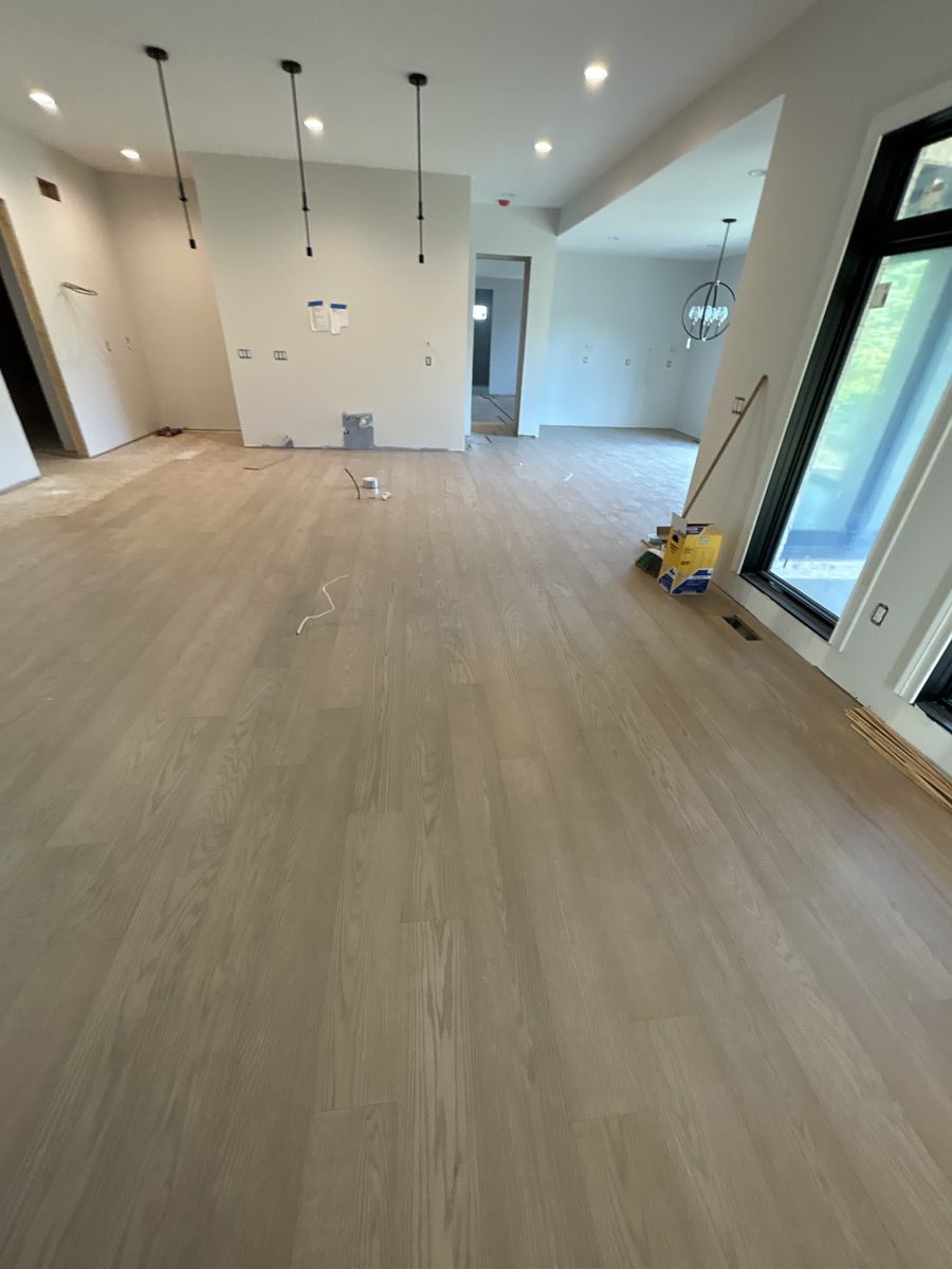 design40653's tweet photo. New Construction – Installed White Oak Hardwood Flooring (Lakeside Park, Kentucky)
VIEW ALL PICS... https://t.co/oquNTyxCKR
#floors #flooring #carpet #tileflooring #laminateflooring #tileflooring #vinylflooring #northernkentucky #cincinnati #nky https://t.co/qzjDVQ2puw