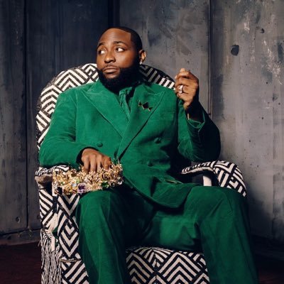 KANALIGHT1's tweet photo. If I remember say I be @davido fan E go day do for body like say make I press money 💰💰 David is a wonderful powerful name 001 https://t.co/oQkI13Sxdt