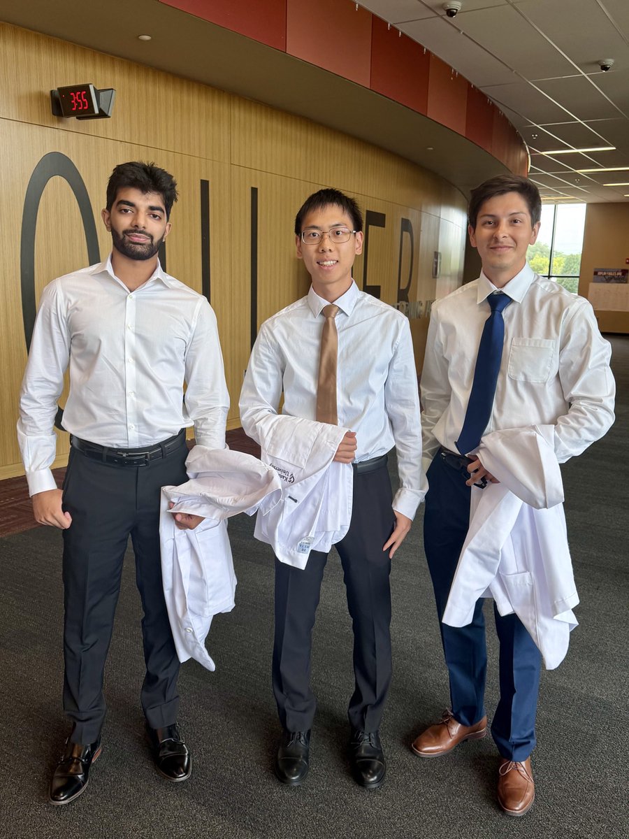 KansasCityU's tweet photo. The livestream of the Joplin campus White Coat Ceremony will begin at 5pm. 🥼 

You can access it on our homepage: https://t.co/LP8LLttuw4 https://t.co/trhfokxPEr
