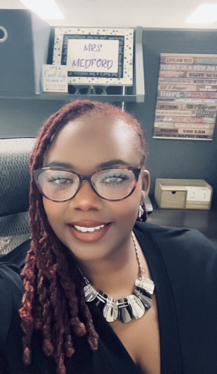 MsMieshaMedford's tweet photo. Excited to facilitate professional learning as our campus leaders launch #heyC for their campus! Looking forward to helping leaders and teachers save time, improve consistency, and keep the focus on student achievement. #AIinEducation #EdTech https://t.co/W8vVfAGRie