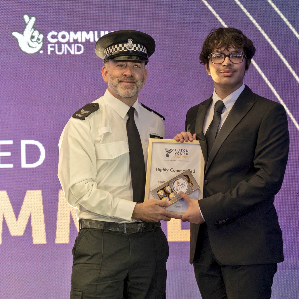lutonyouthaward's tweet photo. We’re proud to announce the Youth Activist of the Year winners, presented by Sergeant Phil Boyd!
Winner: Hisham Sadiq
Highly Commended: Yousuf Mohammed
Thank you for taking a stand and making a difference!
#YouthActivist #YouthAwards #InspireChange #CommunityHeroes https://t.co/5IU8RPy6S6