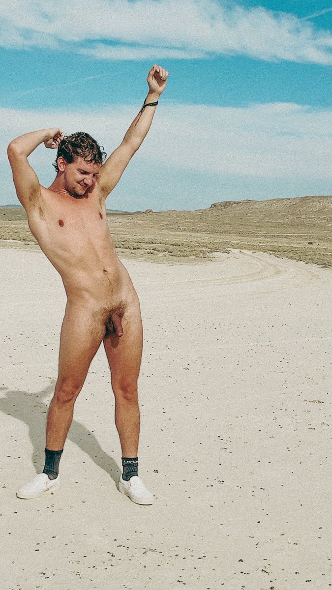 youdahoe's tweet photo. Naked summer https://t.co/7yRRbjpqRo