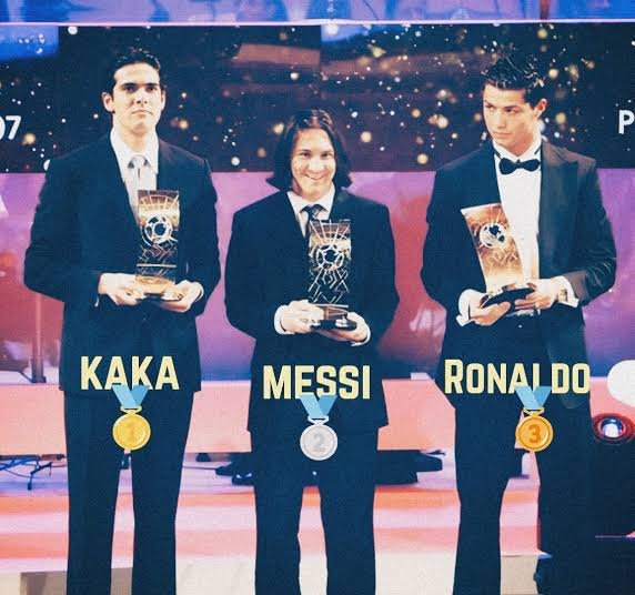 Mandiya10's tweet photo. @usouph Ramos, Scholes, Rooney, Di María, Buffon, Berbatov...all former teammates of Ronaldo have said Messi is better.  
Are you saying they also don’t know football?  
Or were they just envious of their own teammate and decided to hype up a rival instead?

FYI, this was taken in 2007 https://t.co/p79Lvb2BtT