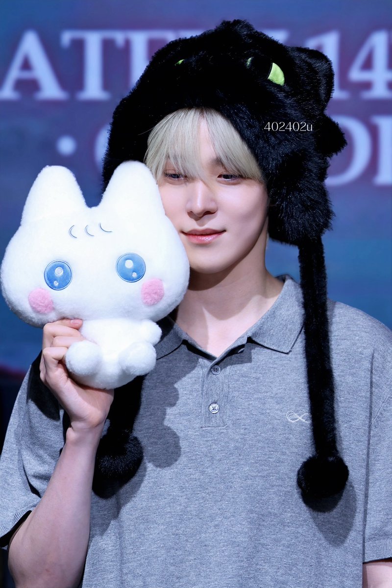 hourlyjyh's tweet photo. 𑣲 #ATEEZ #에이티즈 #YUNHO #윤호 ♡‧₊˚ https://t.co/F2W5gkXu8w