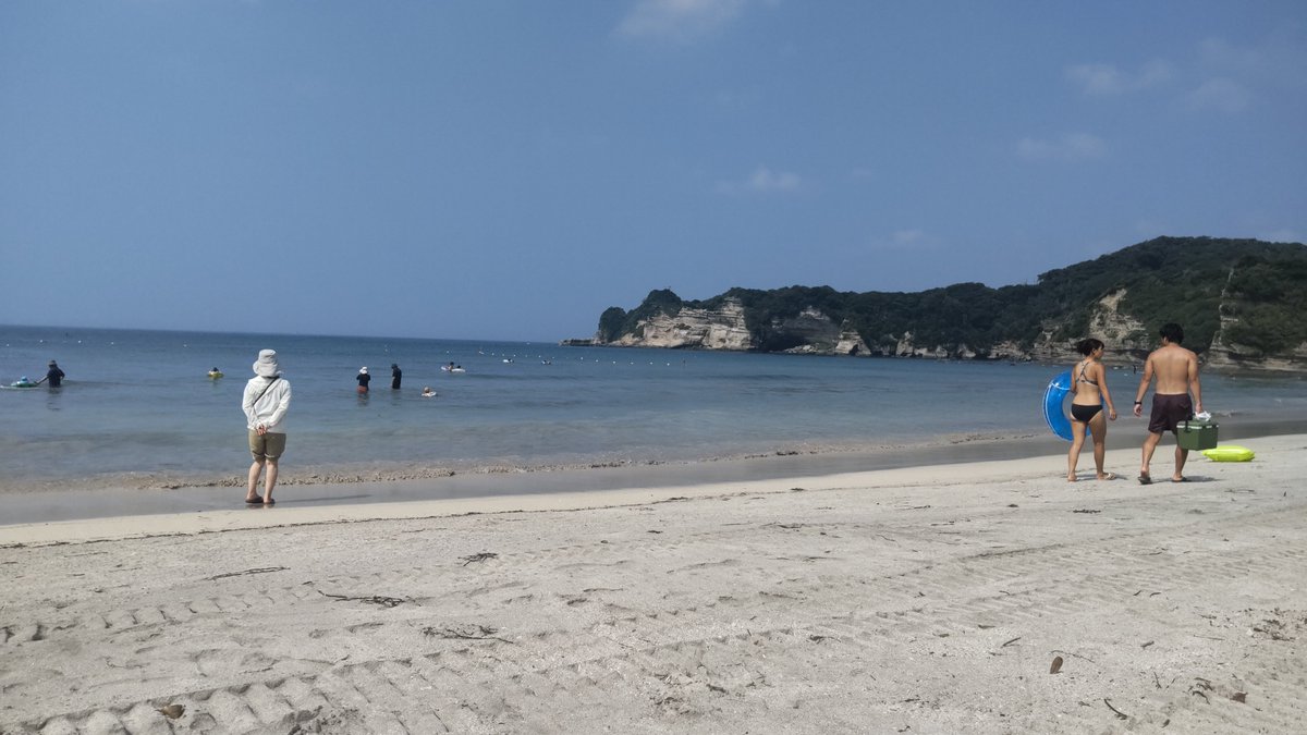 HUSER18732946's tweet photo. 昨日久しぶりの海水浴楽しかった〜
多分千葉で1番海が綺麗な鵜原海岸！！
その後房総海沿いドライブは最高！
初めて行った道の駅保田小の黄金アジフライと枇杷パフェうまぁ https://t.co/NEFa2NJJfw