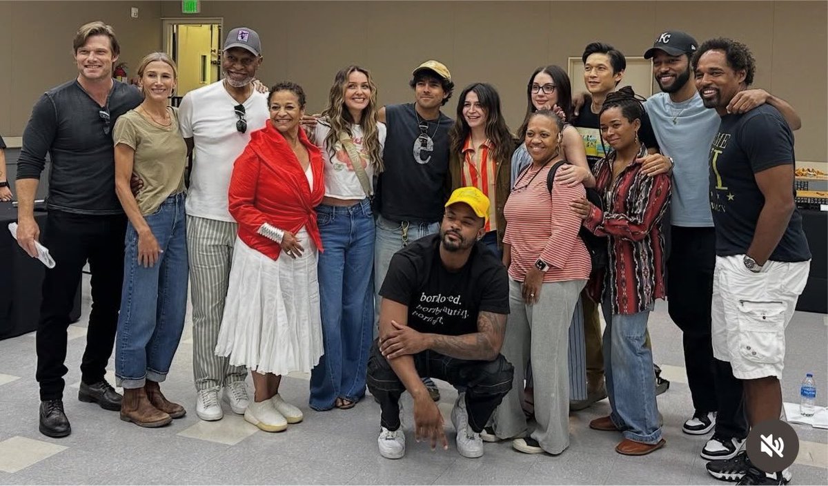 meliaswifey's tweet photo. they think it’s just a first season 23 bts picture but amelia stans are traumatized enough to throw a party over this #thelayers https://t.co/rrTHjI0a1B