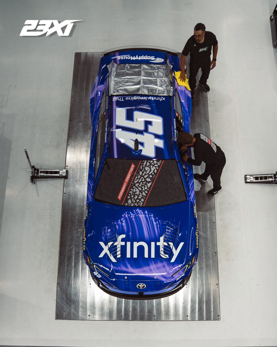 23XIRacing's tweet photo. 4 chances to kiss the bricks. 🧱 https://t.co/7fxU4xnvZO