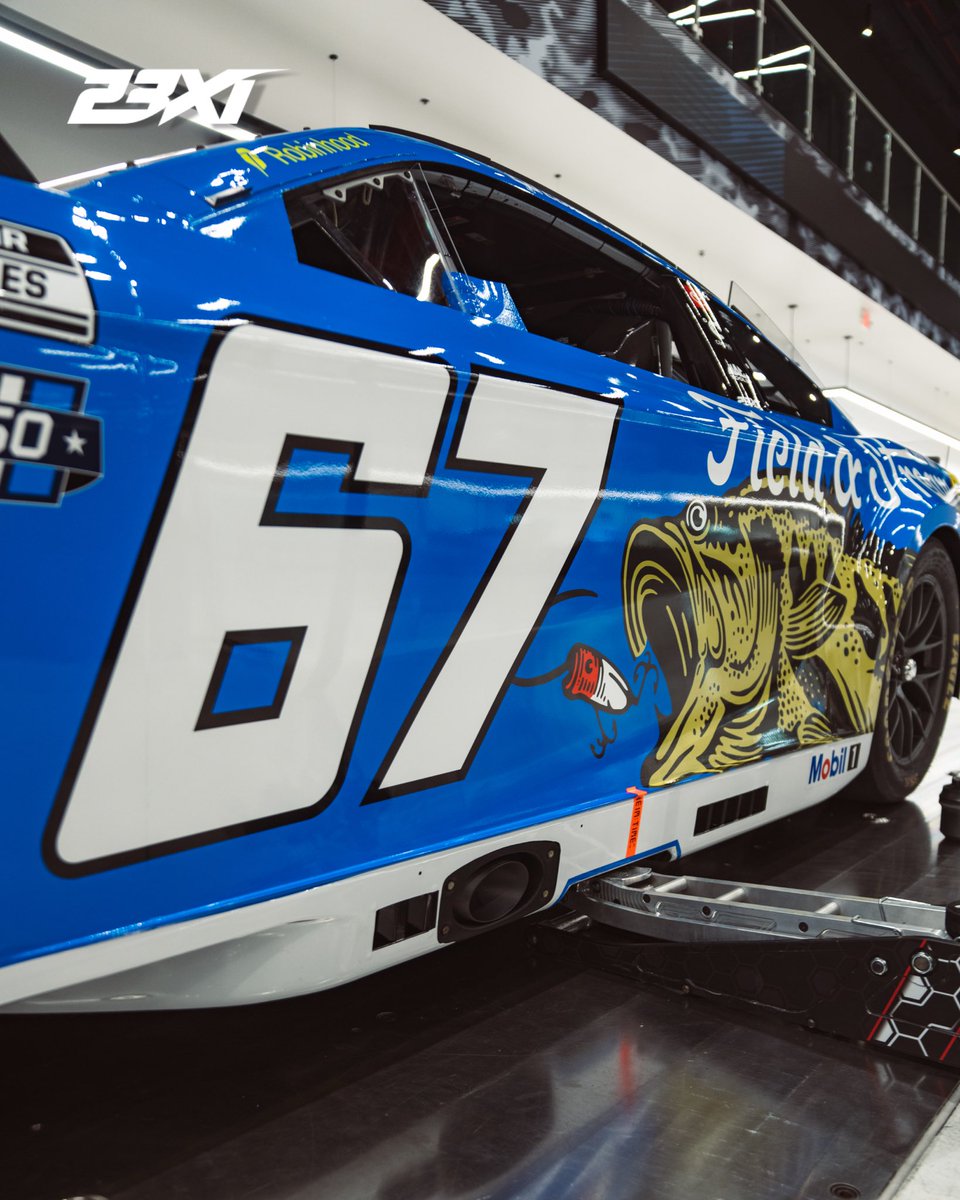 23XIRacing's tweet photo. 4 chances to kiss the bricks. 🧱 https://t.co/7fxU4xnvZO