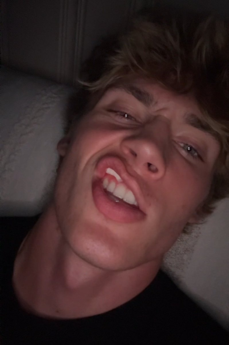prettyboyfaces's tweet photo. Dustin Wayne funky face thread🥴 https://t.co/XLLRMF9kAT