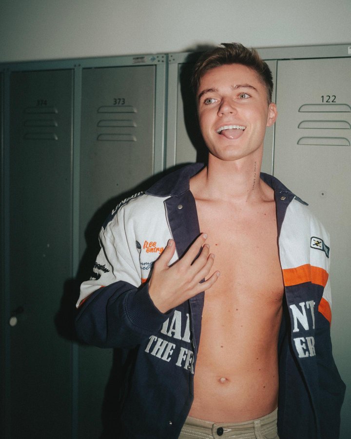 superkings2000's tweet photo. HRVY
#hrvy #harveycantwell https://t.co/DfhCBj1Ib6