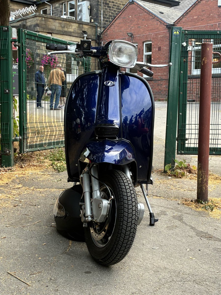 ValleyScooterCl's tweet photo. Wednesday ride out to Bedlam SC in Sheffield. Decent turn out and good snap! #Lambretta #Vespa #Scooters https://t.co/ZrIt1tJbLi