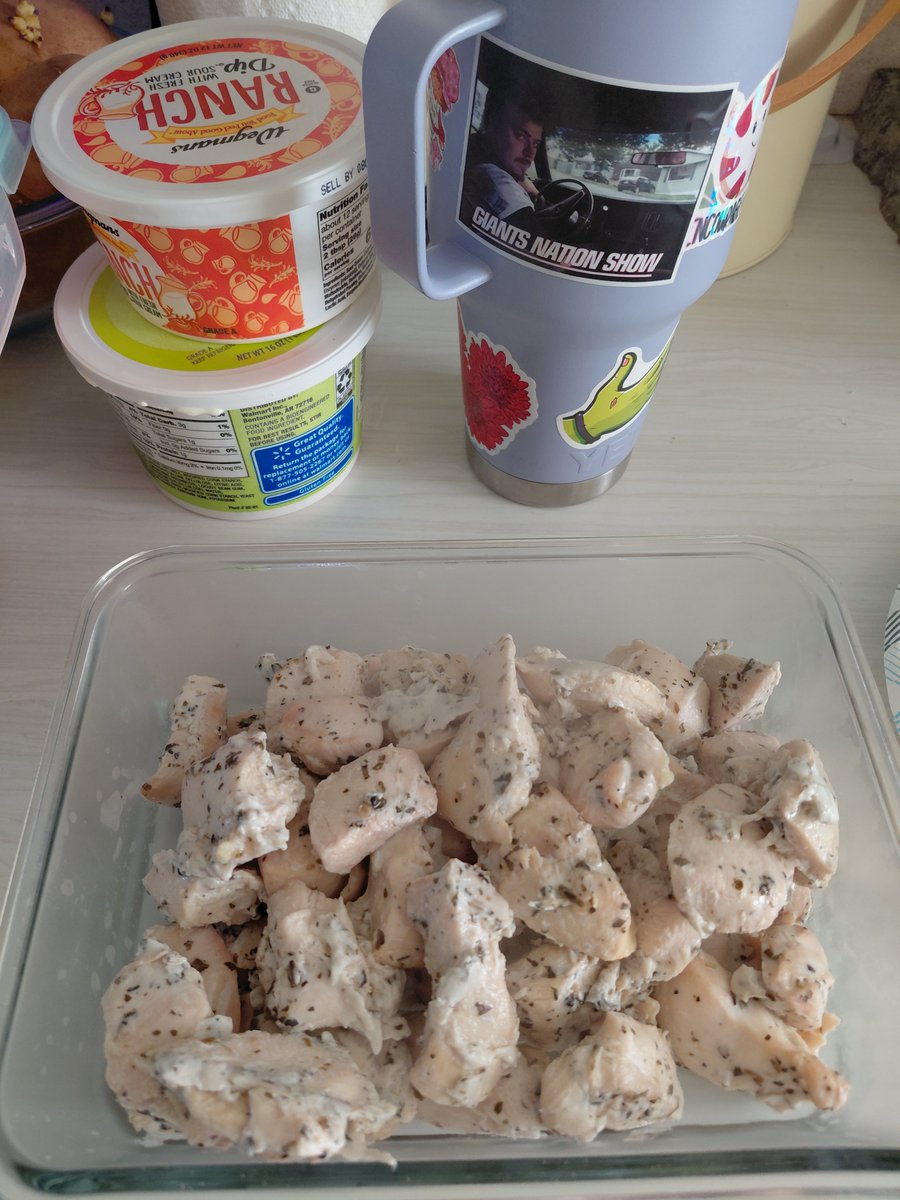 EmilyTrashman's tweet photo. Made your favorite for dinner #spiedies @BobbySkinner_ @football_grump https://t.co/wyiZAFBltg
