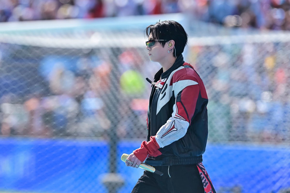 JeonJungkook_BR's tweet photo. Mais fotos de Jungkook no show do intervalo da final da Copa do Mundo FIFA de 2026 via gettyimages 📸

Não superamos esse look 🖤 https://t.co/LZ4F25zz8j