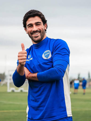 RodryRosetti's tweet photo. #Talleres y #Estudiantes tienen en carpeta a Vicente Poggi volante de #GodoyCruz de los mejores jugadores de la categoría, también es pretendido por uno de los equipos grandes... el uruguayo tiene chances de continuar su carrera en Primera División https://t.co/y2qb9FhCoU