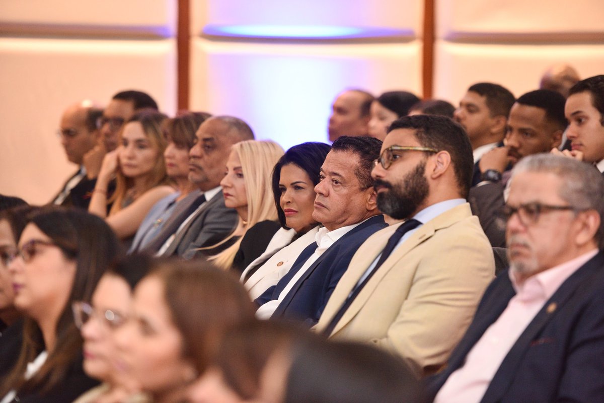 TribunalConstRD's tweet photo. Magistrados del #TCRD participaron en acto de investidura en el que la @PUCMM otorgó el título de doctor honoris causa en Ciencias Jurídicas al jurista venezolano Allan Randolph Brewer-Carías en reconocimiento a su extraordinaria trayectoria académica y a sus aportes al derecho. https://t.co/LY2DLV3hRS
