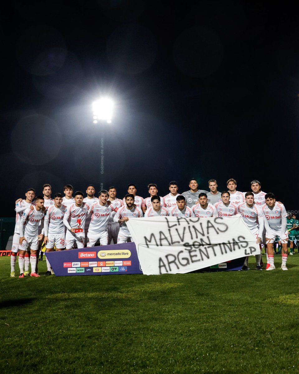 AAAJoficial's tweet photo. #AAAJ ¡LAS MALVINAS SON ARGENTINAS! 🇦🇷 https://t.co/plx16AAZjH