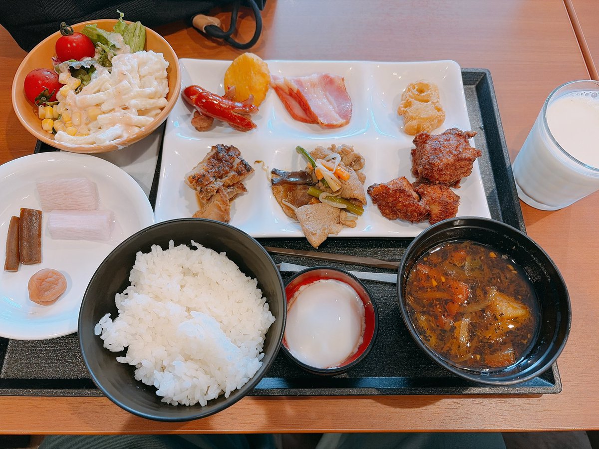 inumaruFGO's tweet photo. 1743日目
あさからたべすぎたはらぱんバイキング
ねむくなってきた
#摂生塾 https://t.co/LT8i89dfGD