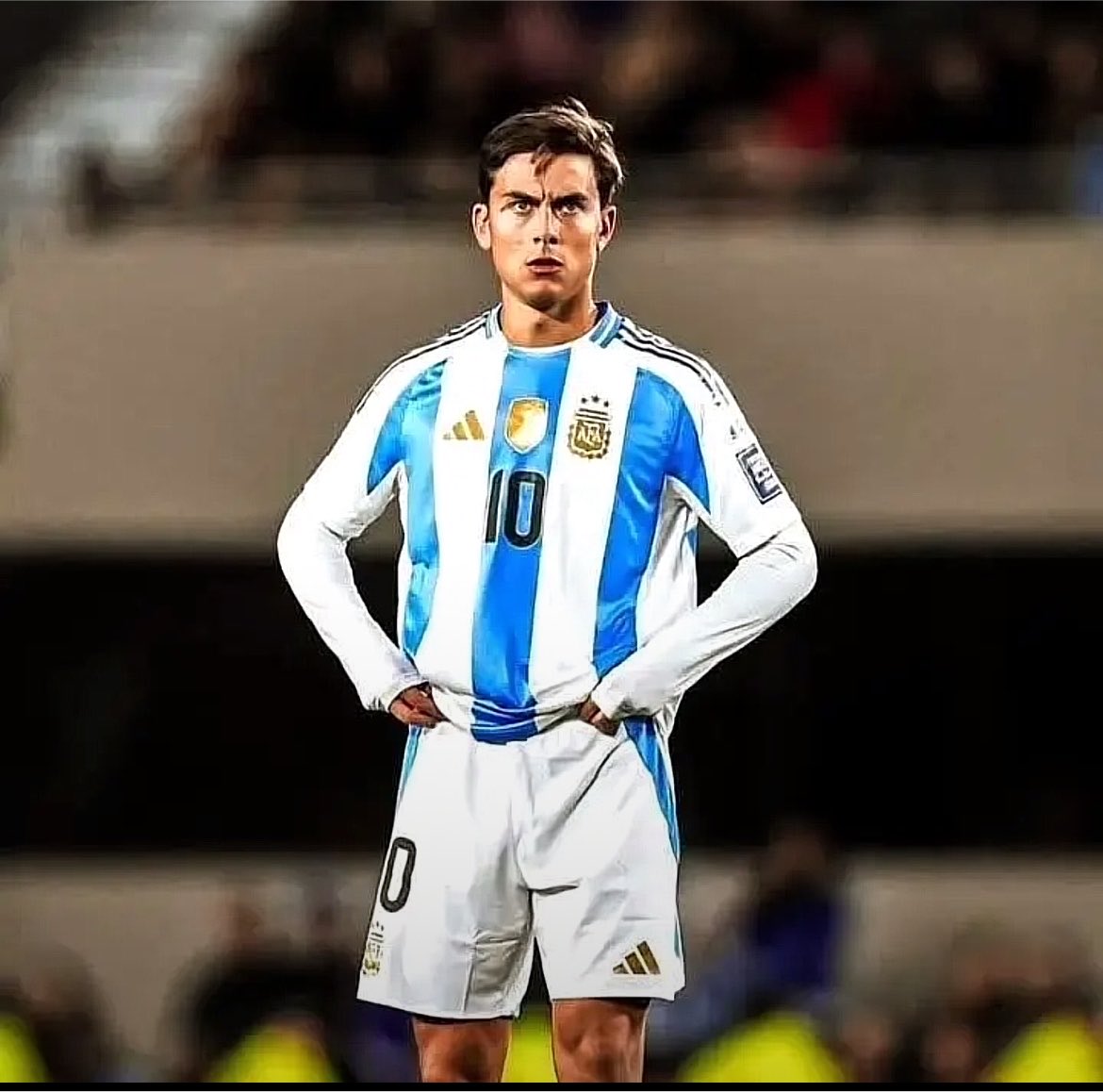 Tony_____22's tweet photo. @ConnexionF15706 Come lo fate a paragonare a Dybala ? 😂😂 https://t.co/kvkdOrV9BP