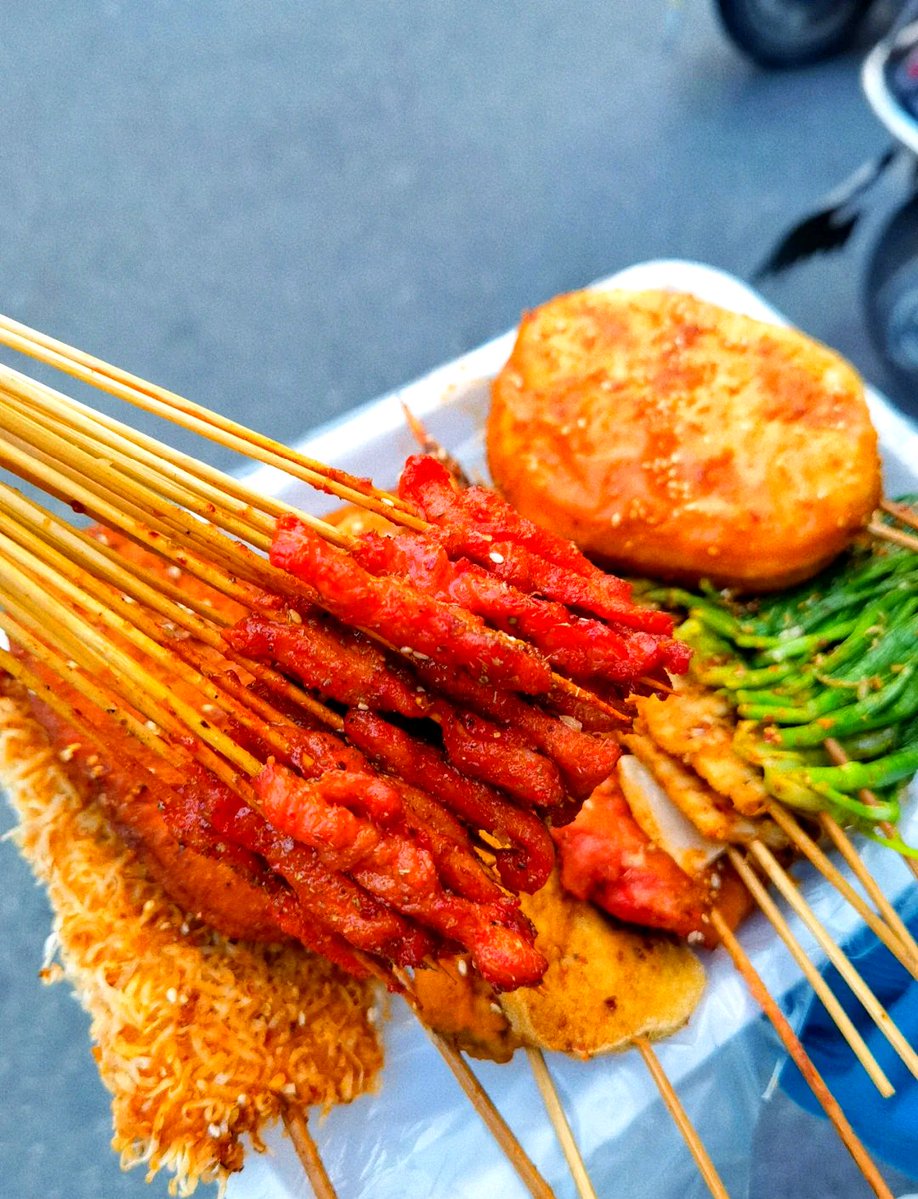 Amadmrz2's tweet photo. Craving warm street snacks Our crispy fried skewered veggies with secret spicy sauce hit different—perfect quick bite on a busy day! https://t.co/38t42aYTtD