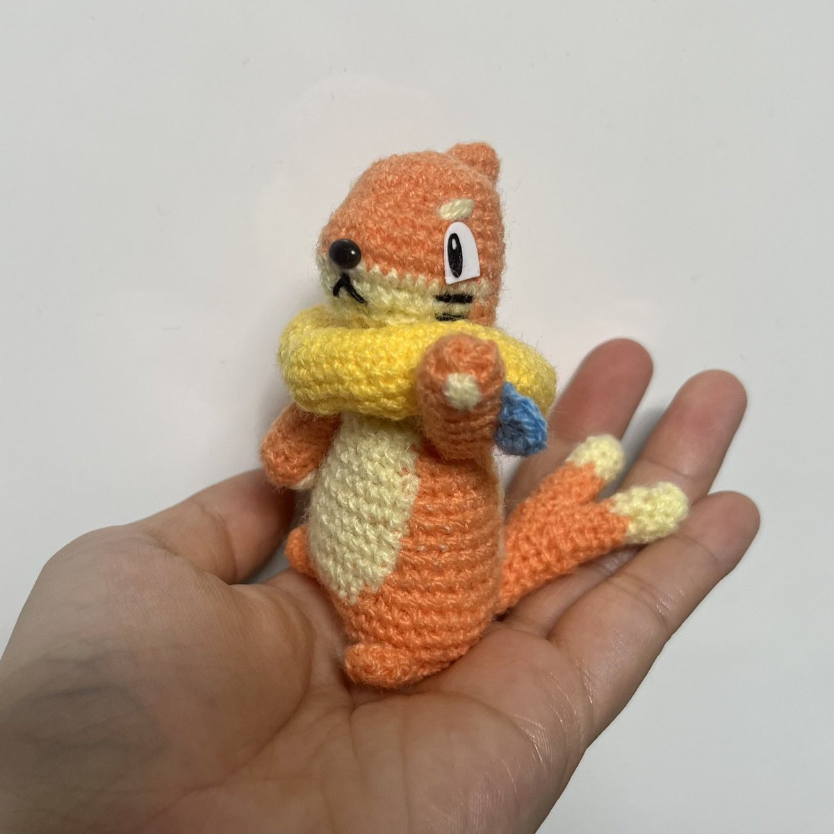 crochet_hanu's tweet photo. 수달 도안 만들다가 브이젤 떴어요🧡 https://t.co/yZO7TJs34h