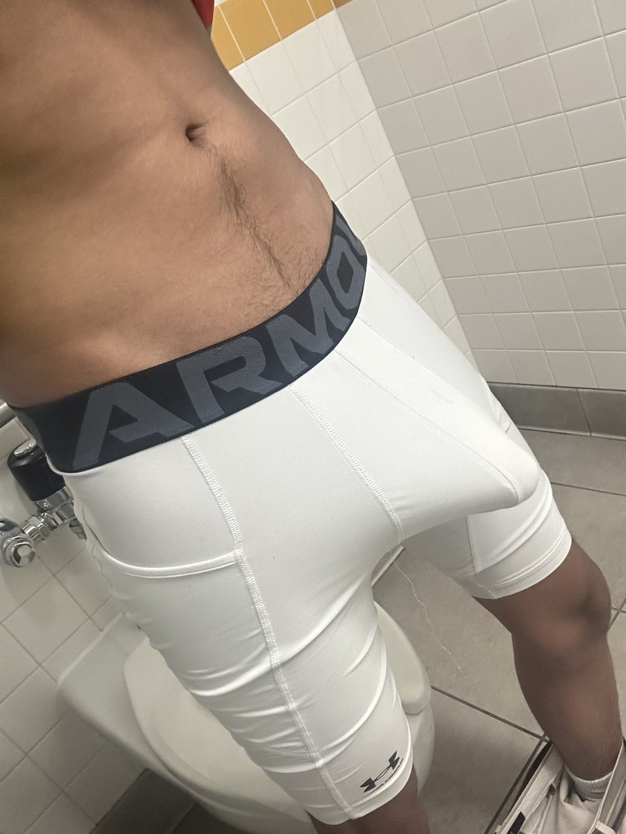 theJaymo209's tweet photo. Being hard at work be one of the most annoying thingsssss 😭😖 who wanna swallow me in the stall ? 🍆
Dm me for anything!!!!
#2o9 #modesto #latino #nsfwtwt #bayarea #dick #hard #meetup #content #collab #freak #link #sneakylink #bayarealinks #centeralvalley https://t.co/4Nuz0lOw9z