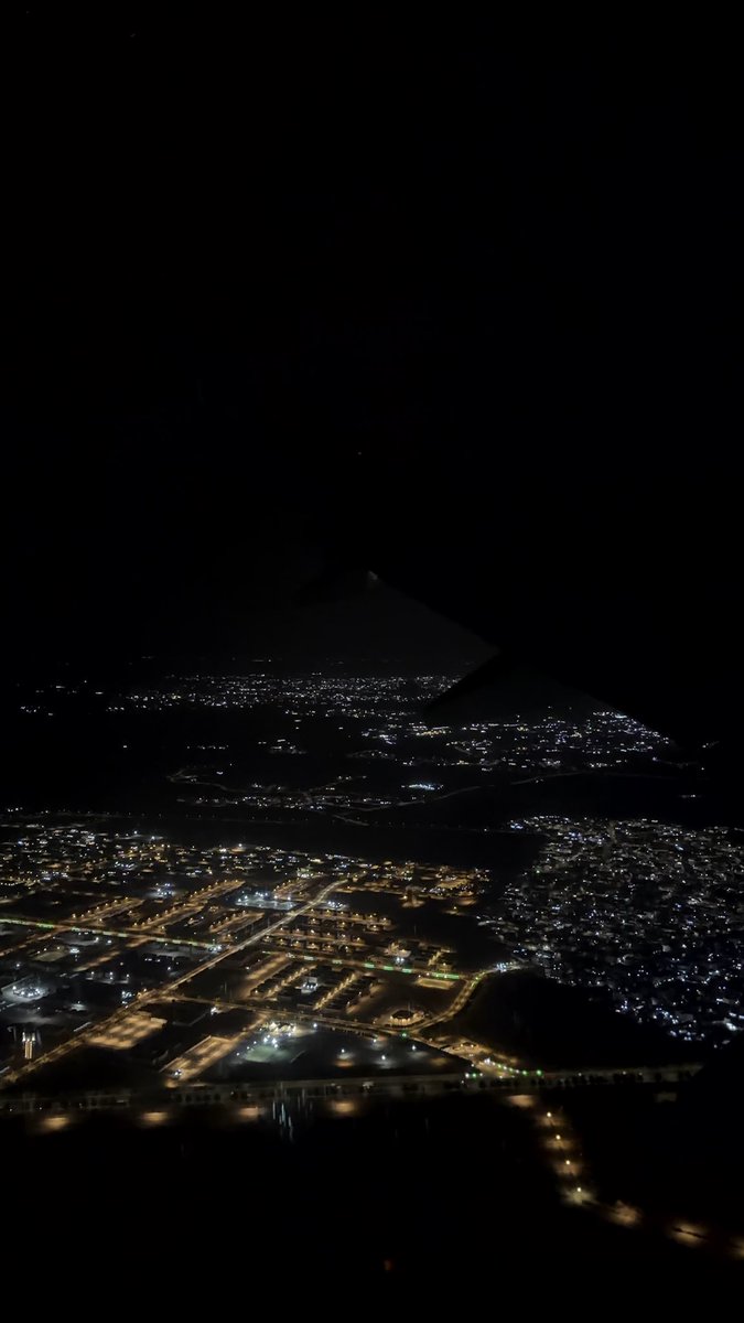 7llveo's tweet photo. تترك البراد والجو الزين عشان تداوم بالحر 😔 https://t.co/NXGYroKaz3