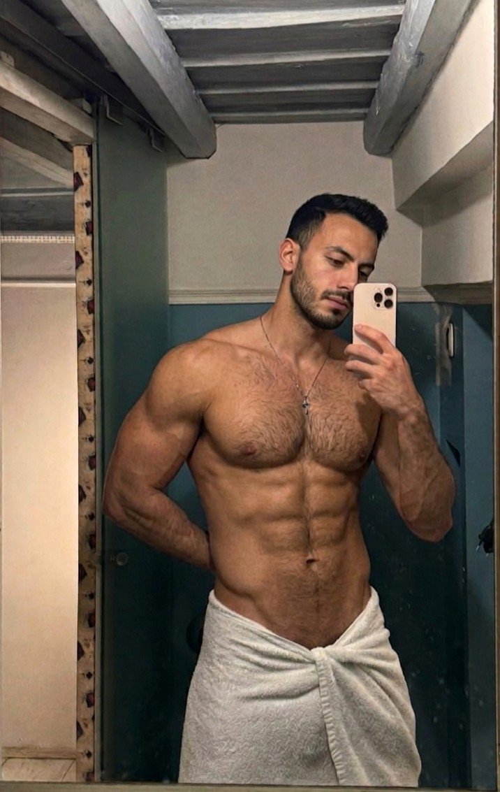 DanFit100's tweet photo. @AthletixHQ Hottie https://t.co/OpvAlGofmW